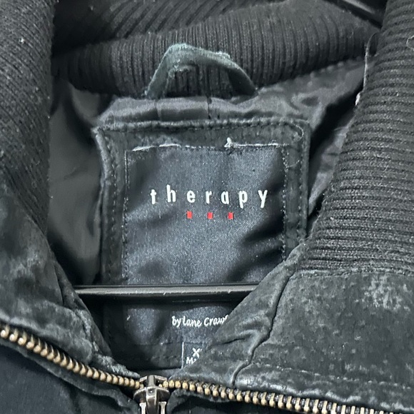 This is a black denim jacket, it has 4 functioning pockets and zipper! - Picture 6 of 6